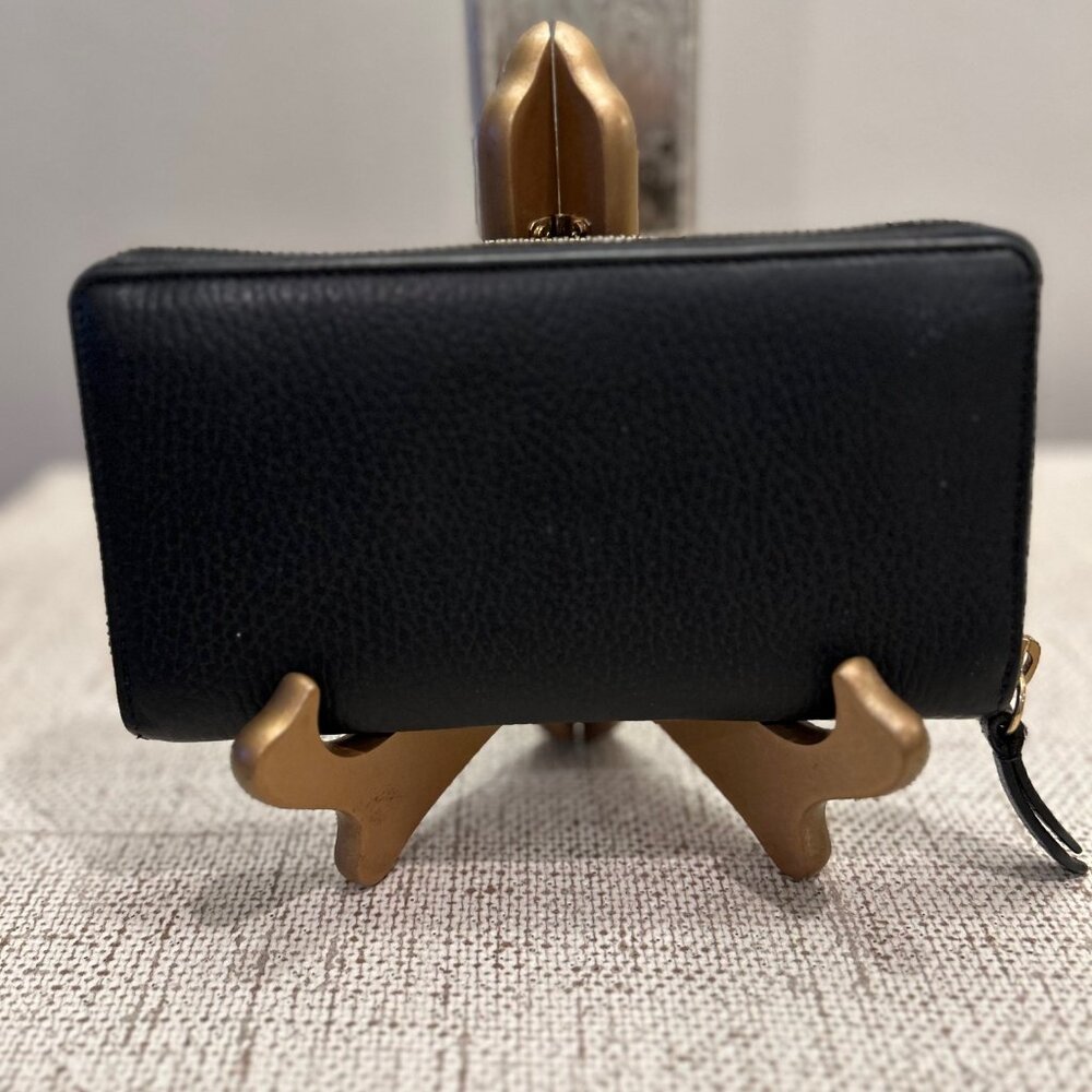 Authentic GUCCI GG Logo Zip Around Long Leather Wallet w/Gold Hardware - Picture 4 of 11